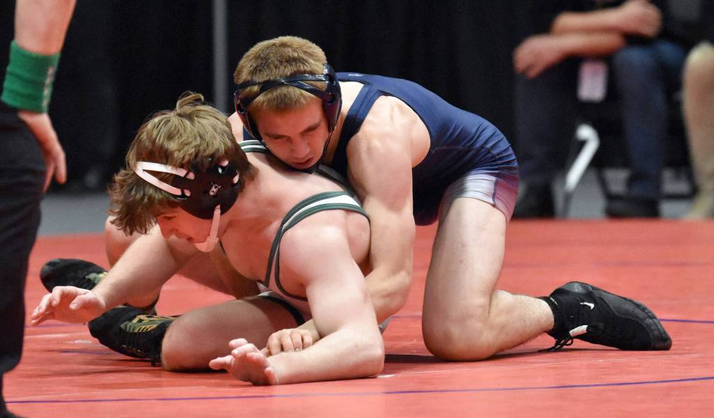 Soldotnas Michael Dickinson wrestles to a 10-1 major decision against Colonys Tristen Mayer in the final at 152 pounds at the Division I state wrestling tournament Saturday, Dec. 21, 2024, at the Alaska Airlines Center in Anchorage, Alaska. (Photo by Jeff Helminiak/Peninsula Clarion)