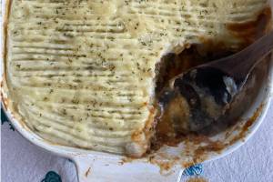 This hearty meal comes straight out of an Irish pub ... sort of. (Photo by Tressa Dale/Peninsula Clarion)